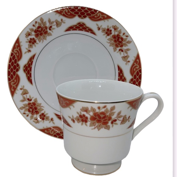 MIKASA EMPRESS FOOTED TEACUP AND SAUCER FINE CHINE VINTAGE L6009 - Picture 3 of 14